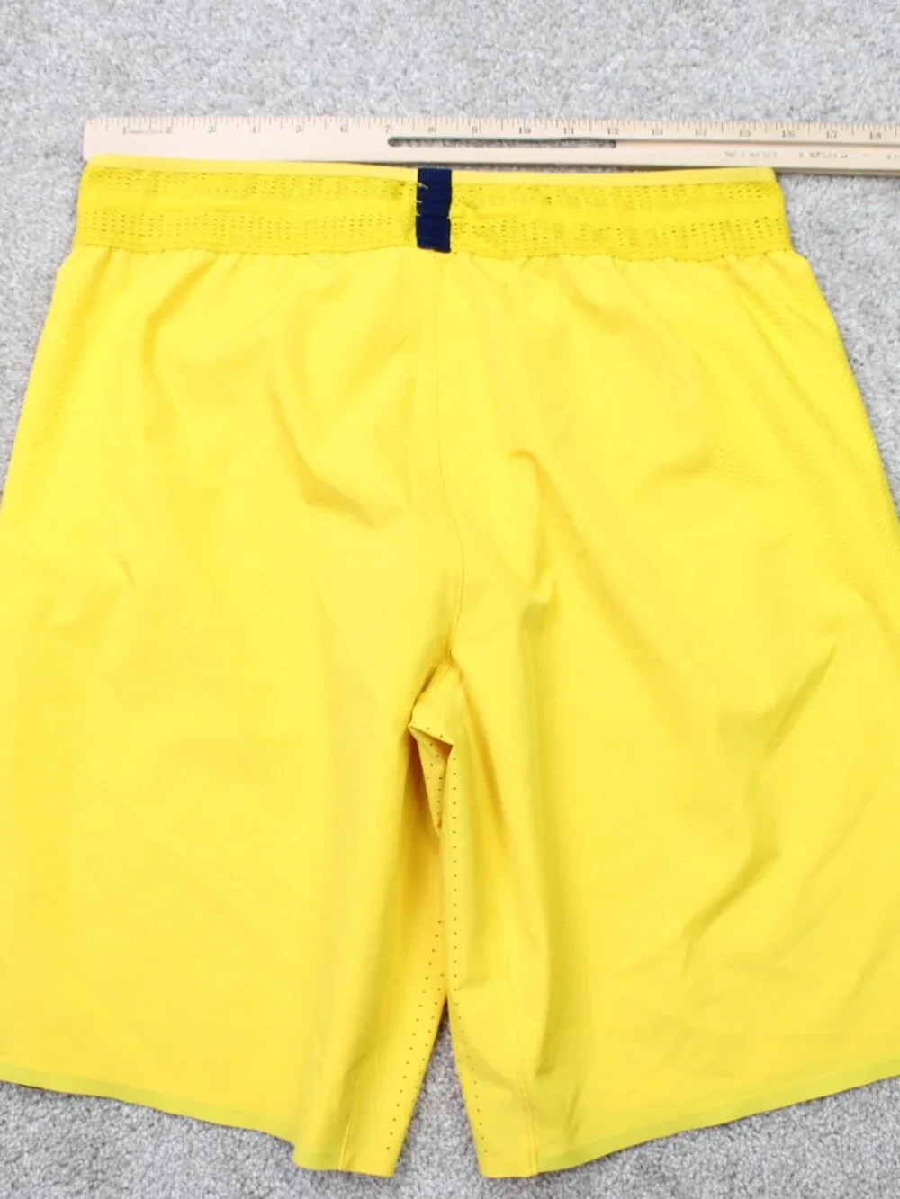 Jordan Michigan Wolverines Shorts Mens Large Yellow Nike Air 11